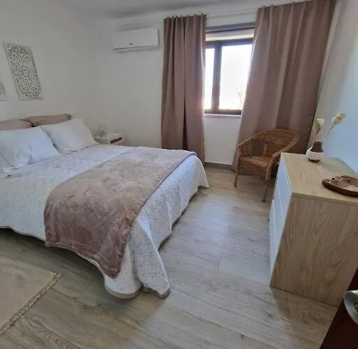 Bouro's Cliff 度假居 *